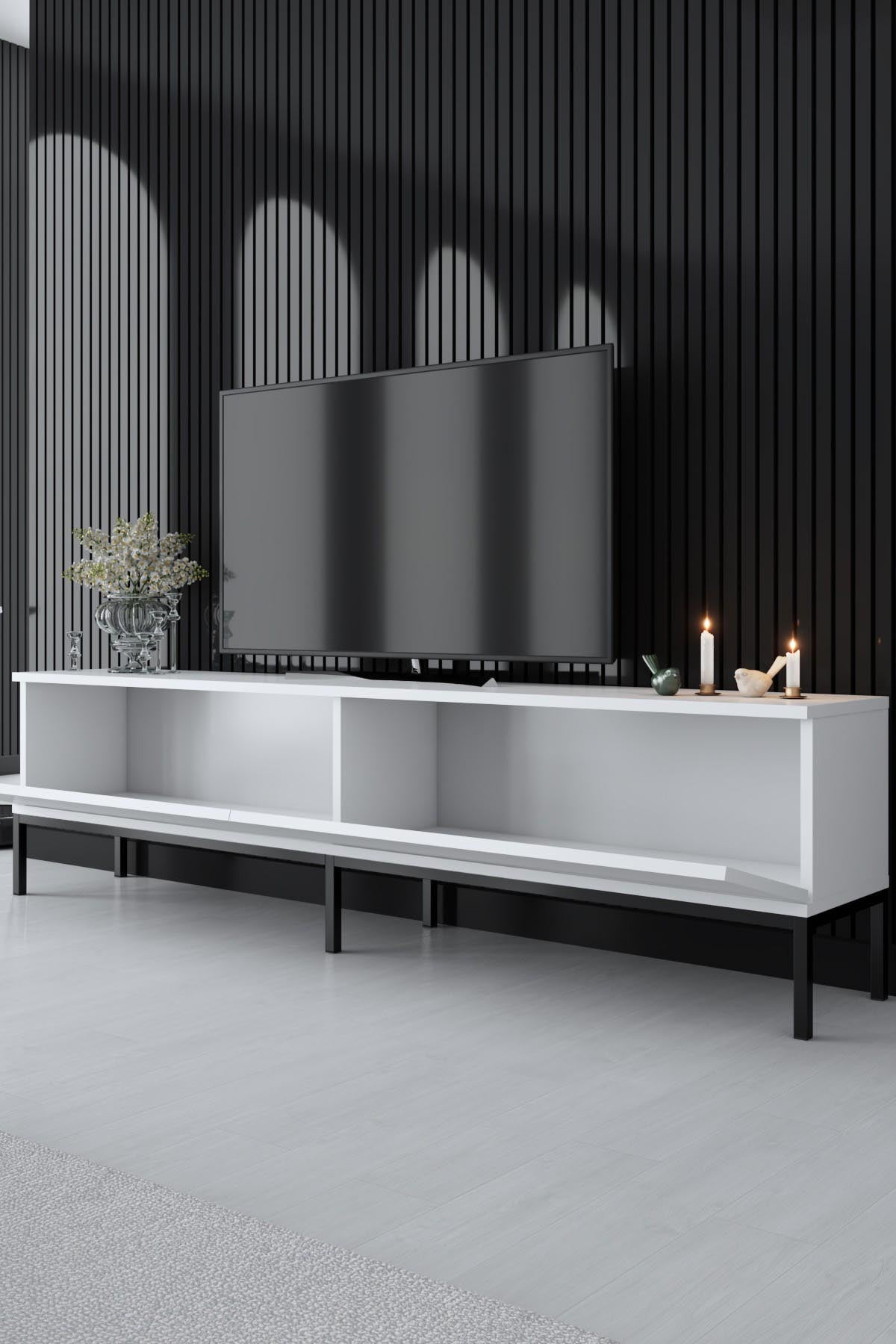 Verleihen Sie Ihrem Wohnraum mit dem Lord Sideboard von Hanah Home in Schwarz-Weiß einen Hauch von Eleganz. Ideal für stilvolle Organisation!