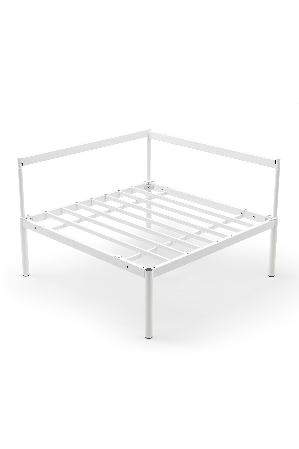 Eckmodul in Weiss und Marineblau von Hanah Home mit Bouclé-Stoff-Bezug, Metallbeinen und verstellbarer Rückenlehne, Frontalansicht.