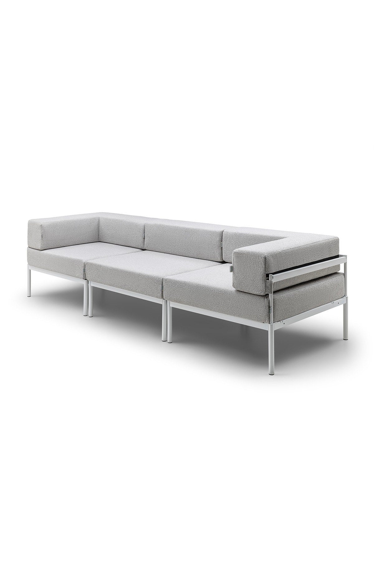 3-Sitzer-Sofa in Weiss/Grau mit Bouclé-Stoffbezug, Metallgestell und Metallbeinen, breite Sitzfläche mit gepolsterten Kissen, moderne Form.
