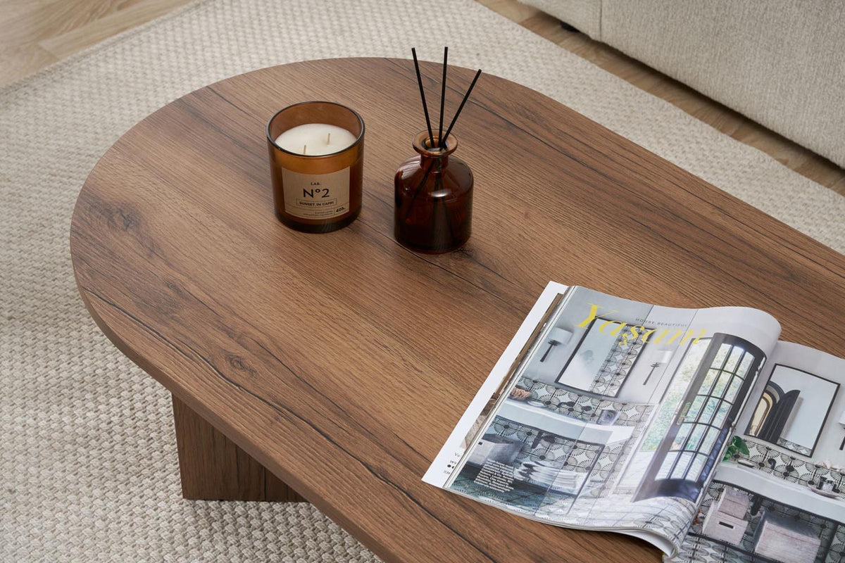 Sable Sofatisch - Walnuss in Walnuss präsentiert im Onlineshop von KAQTU Design AG. Couchtisch ist von Nordure