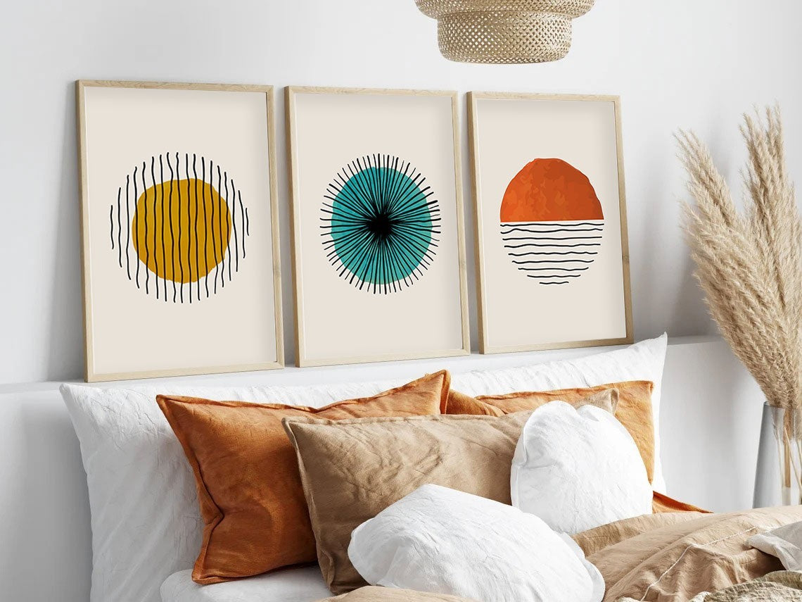 Verleihen Sie Ihrem Zuhause mit dem Huhu12 Bild von Wallity einen lebendigen Akzent. Dieses 3-teilige MDF-Gemälde begeistert durch seine Farben und stilvolles Design.