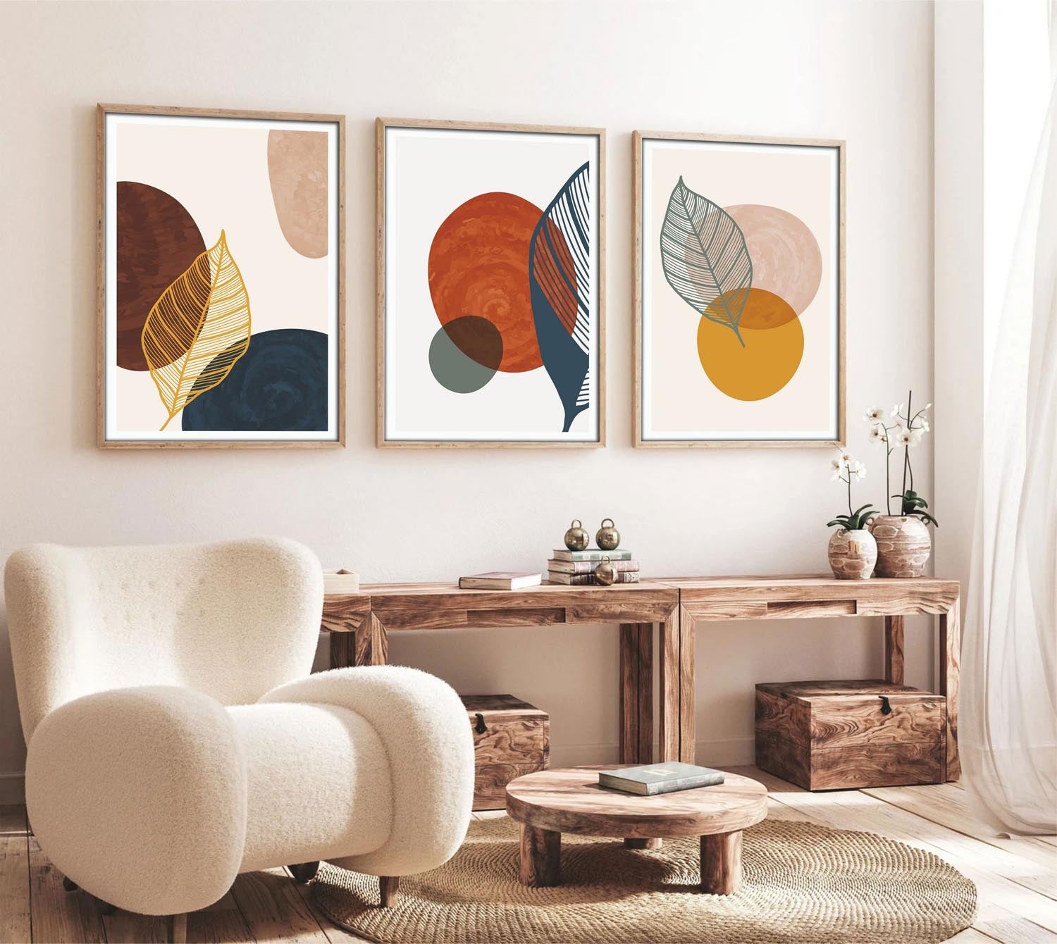 Verleihen Sie Ihrem Zuhause mit dem Huhu209 Bild von Wallity einen Hauch von Eleganz. Dieses 3-teilige Kunstwerk begeistert durch lebendige Farben und hochwertige Holzrahmen.