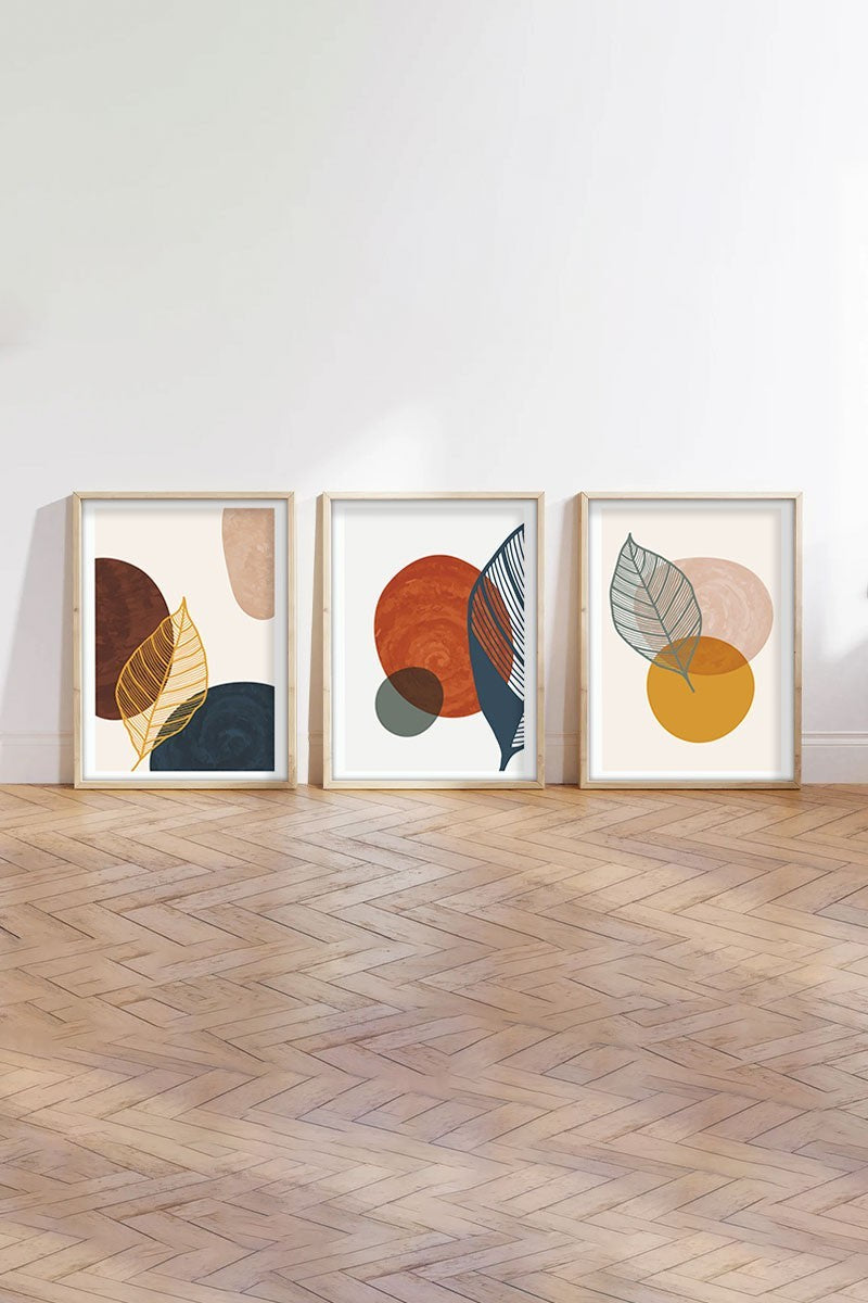 Entdecken Sie das Huhu209 Bild von Wallity – ein 3-teiliges Meisterwerk, das mit lebendigen Farben und edlen Holzrahmen jeden Raum verzaubert.