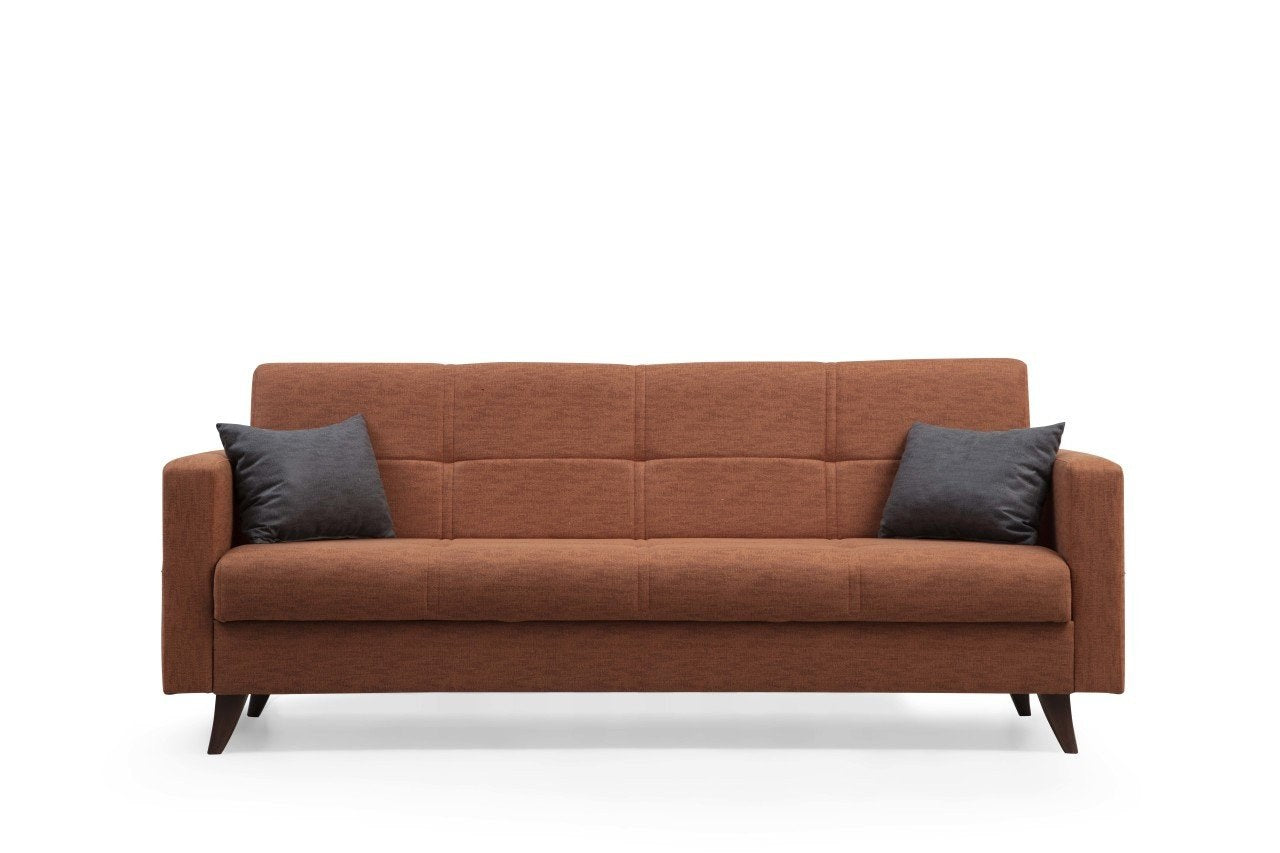 Erleben Sie das Polya Bettsofa in strahlendem Kachelrot von Atelier Del Sofa – ein elegantes 3-Sitzer Schlafsofa, das Komfort und Funktionalität vereint.