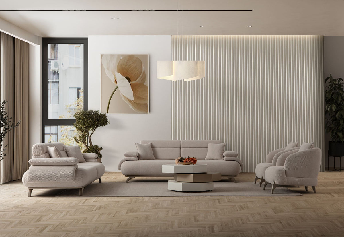 Beiges 3-Sitzer-Sofa mit Polyesterstoff in Tuna-Struktur, Holzbeinen und abnehmbarem Rückenkissen, Frontalansicht auf hellem Hintergrund.