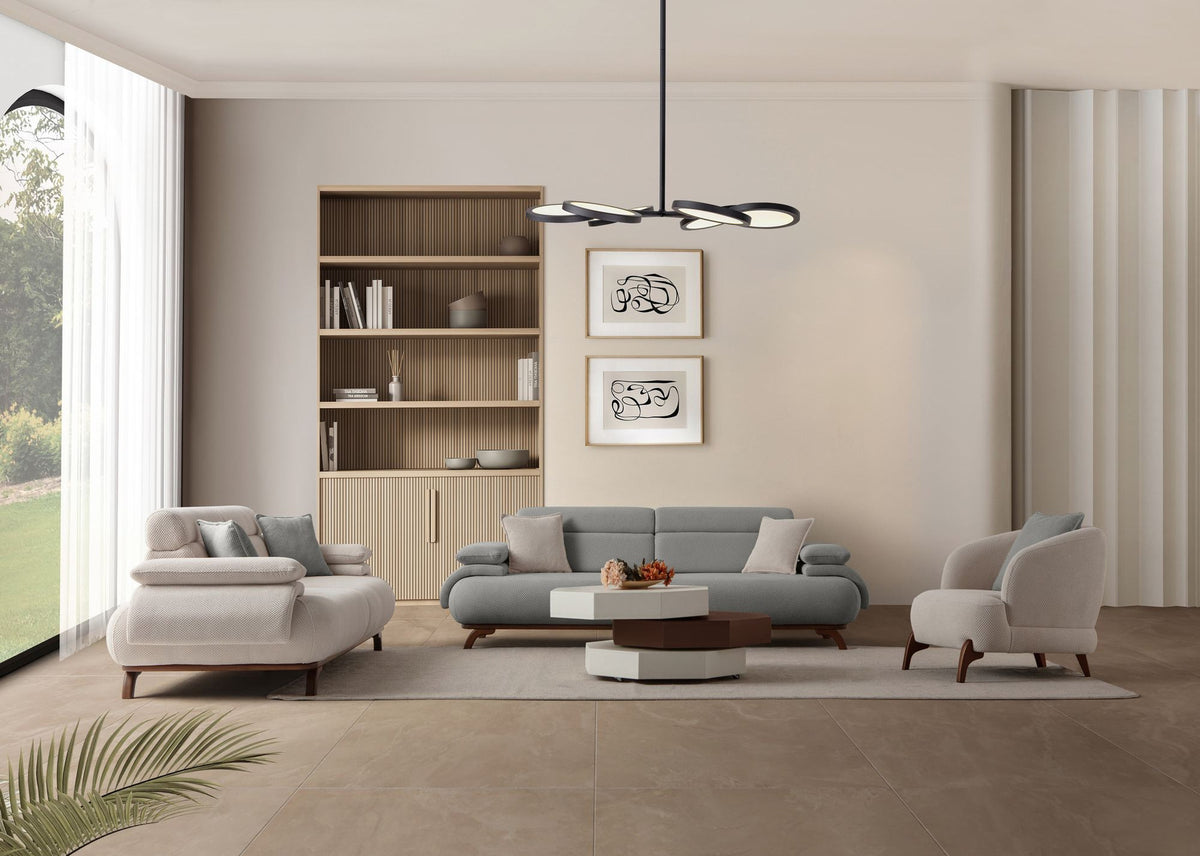 Graues 3-Sitzer Sofa Bonjo aus Polyesterstoff mit Tuna-Struktur, Gestell aus Hainbuche und Spanplatte, mit schlanken Holzbeinen und zwei Kissen.