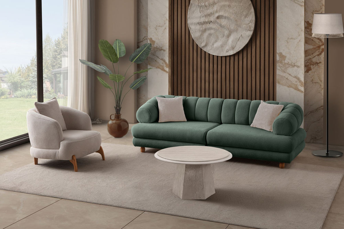Grünes 3-Sitzer Sofa mit Polyesterbezug in Tuna-Struktur, Holzbeinen und abnehmbarem Sitzkissen, Gestell aus Hainbuche und Spanplatte.