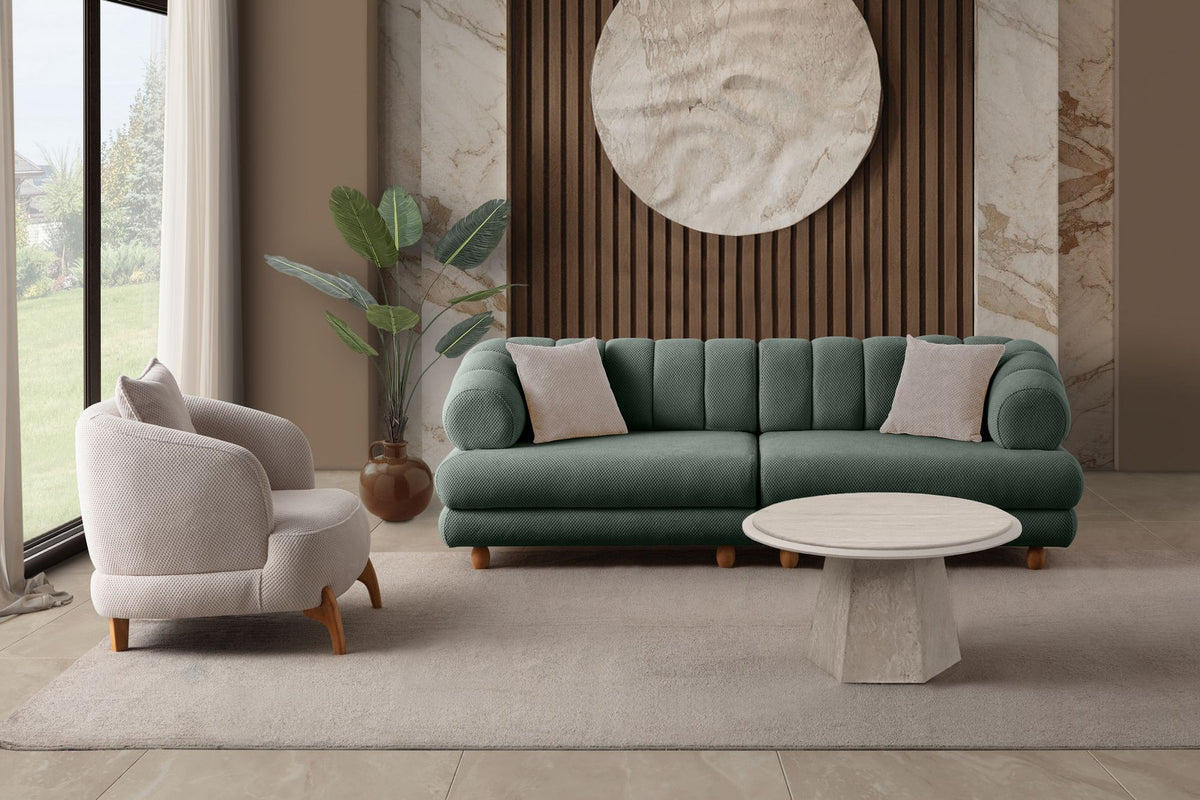 Grünes 3-Sitzer Sofa mit Polyesterbezug in Tuna-Struktur, Holzbeinen und abnehmbarem Sitzkissen, Gestell aus Hainbuche und Spanplatte.