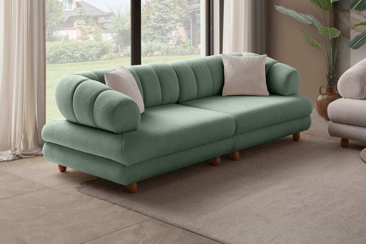 Seegrünes 3-Sitzer Sofa mit Polyesterbezug in Tuna-Struktur, Holzbeinen und abnehmbarem Sitzkissen, Gestell aus Hainbuche und Spanplatte.