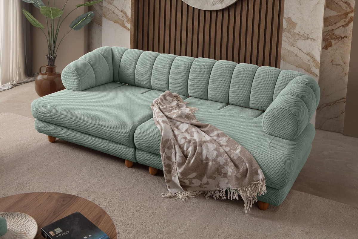 Seegrünes 3-Sitzer Sofa mit Polyesterbezug in Tuna-Struktur, Holzbeinen und abnehmbarem Sitzkissen, Gestell aus Hainbuche und Spanplatte.