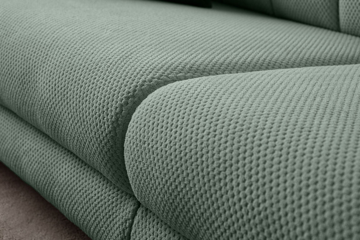 Seegrünes 3-Sitzer Sofa mit Polyesterbezug in Tuna-Struktur, Holzbeinen und abnehmbarem Sitzkissen, Gestell aus Hainbuche und Spanplatte.