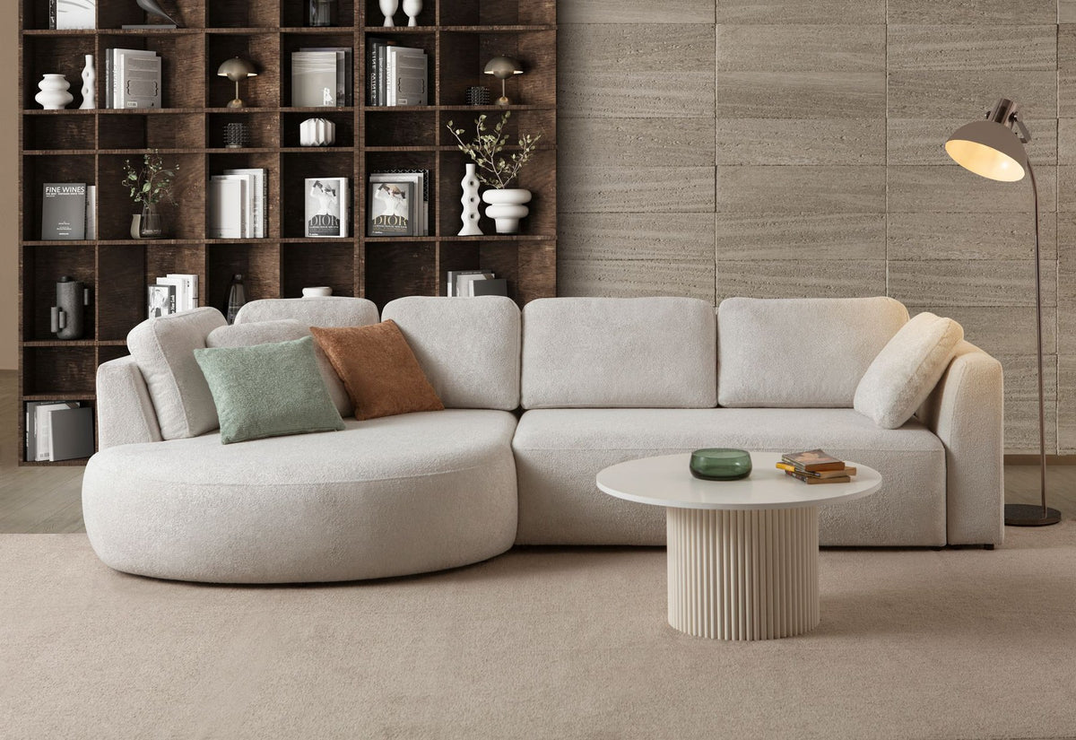 Weisses Ecksofa Venezia von Hanah Home mit Polyesterbezug, Kunststoffbeinen und abnehmbarem Rückenkissen, Eckmodul links.