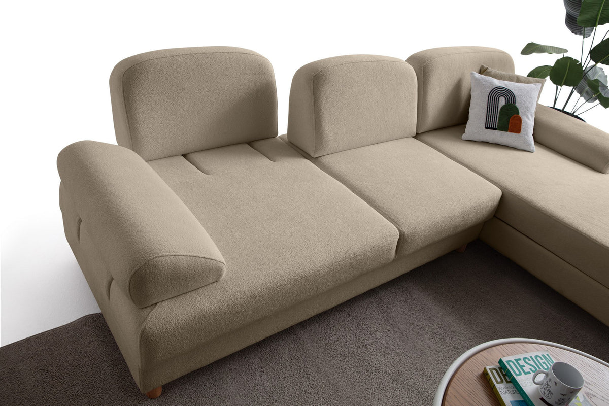 Eck-Schlafsofa Aries rechts in Milchkaffee mit Coco-Boucle-Stoff, Holzbeinen und Bettkasten, Ansicht von vorne.