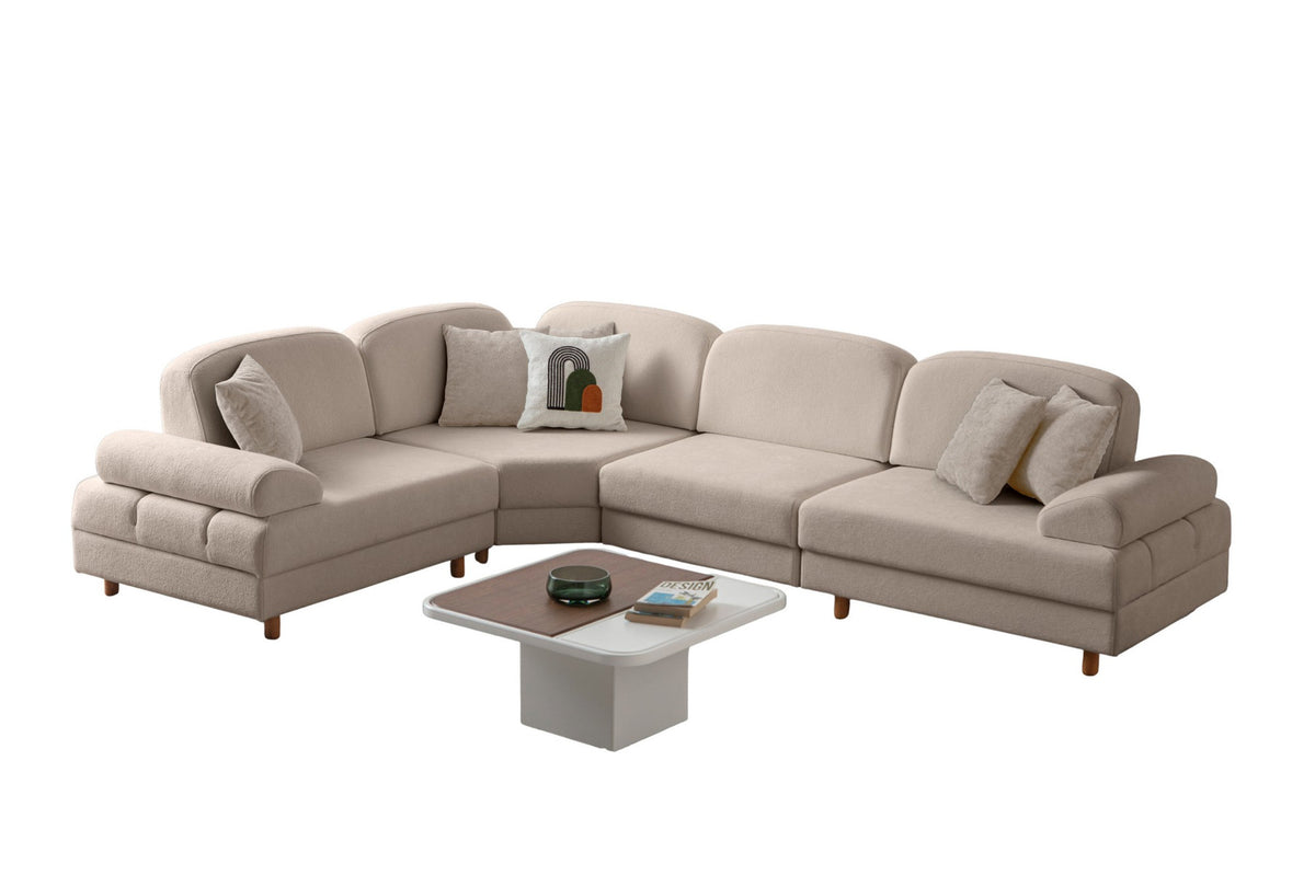Eck-Schlafsofa Aries Modular M in Milchkaffee mit Boucle-Stoffbezug, Holzbeinen und sechs Kissen, modulare Sitzlandschaft.
