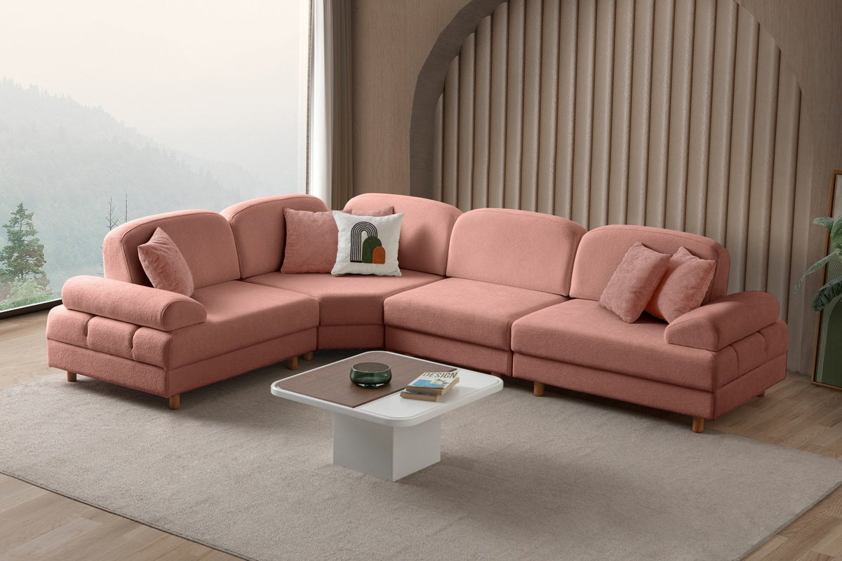 Eck-Schlafsofa Aries Modular M in Altrosa mit Coco-Boucle-Stoff, Holzbeinen und sechs Kissen, Gesamtansicht des Möbelstücks.