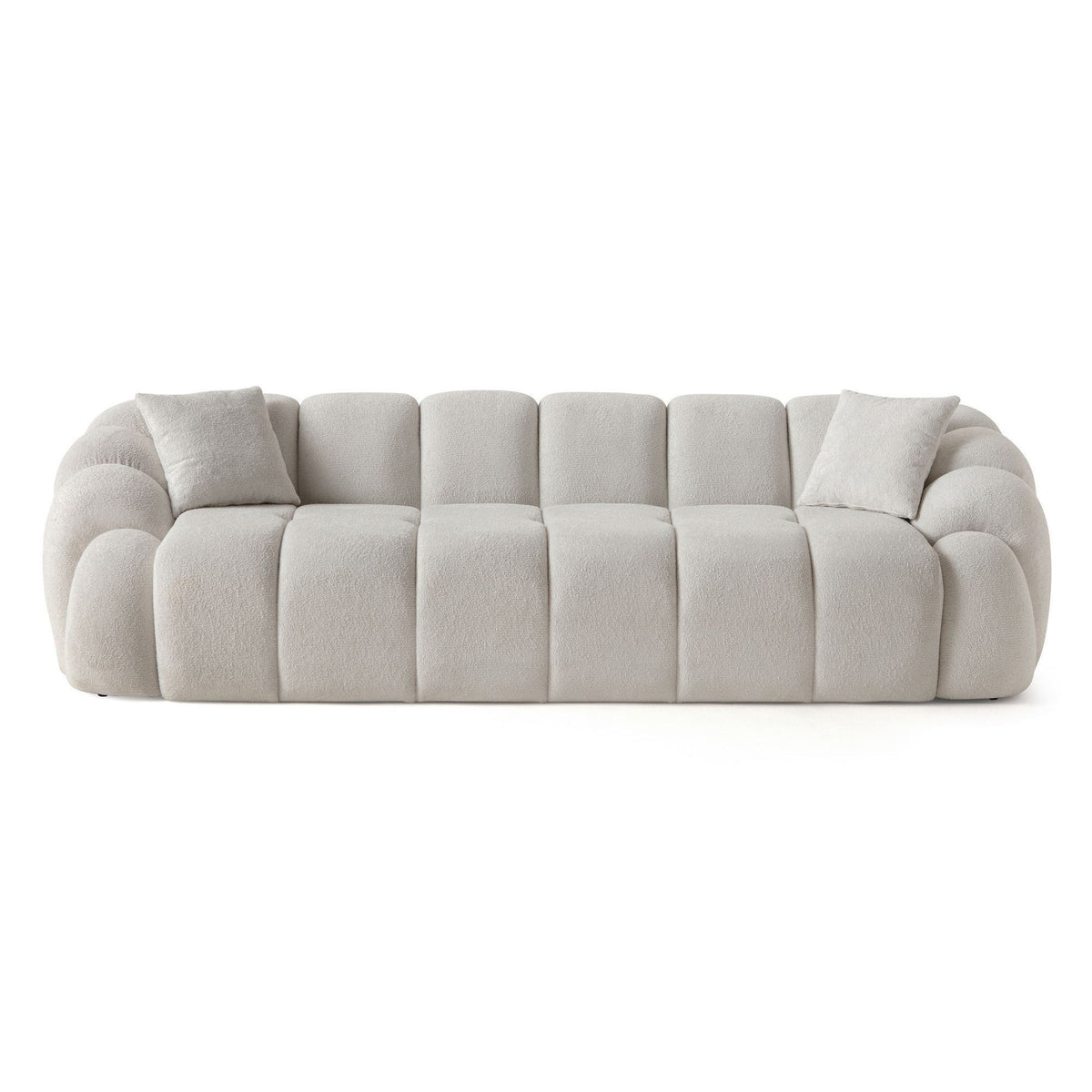 Weisses 4-Sitzer Sofa Octavio von Hanah Home mit Polyesterbezug, Kunststoffbeinen und abnehmbarem Rückenkissen, Frontalansicht.