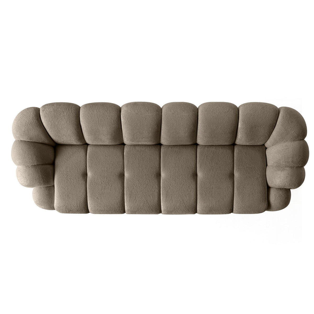 Braunes 4-Sitzer Sofa Octavio aus Polyester-Stoff mit Holzgestell, zwei Kissen und niedrigen Kunststoffbeinen, fotografiert freistehend.