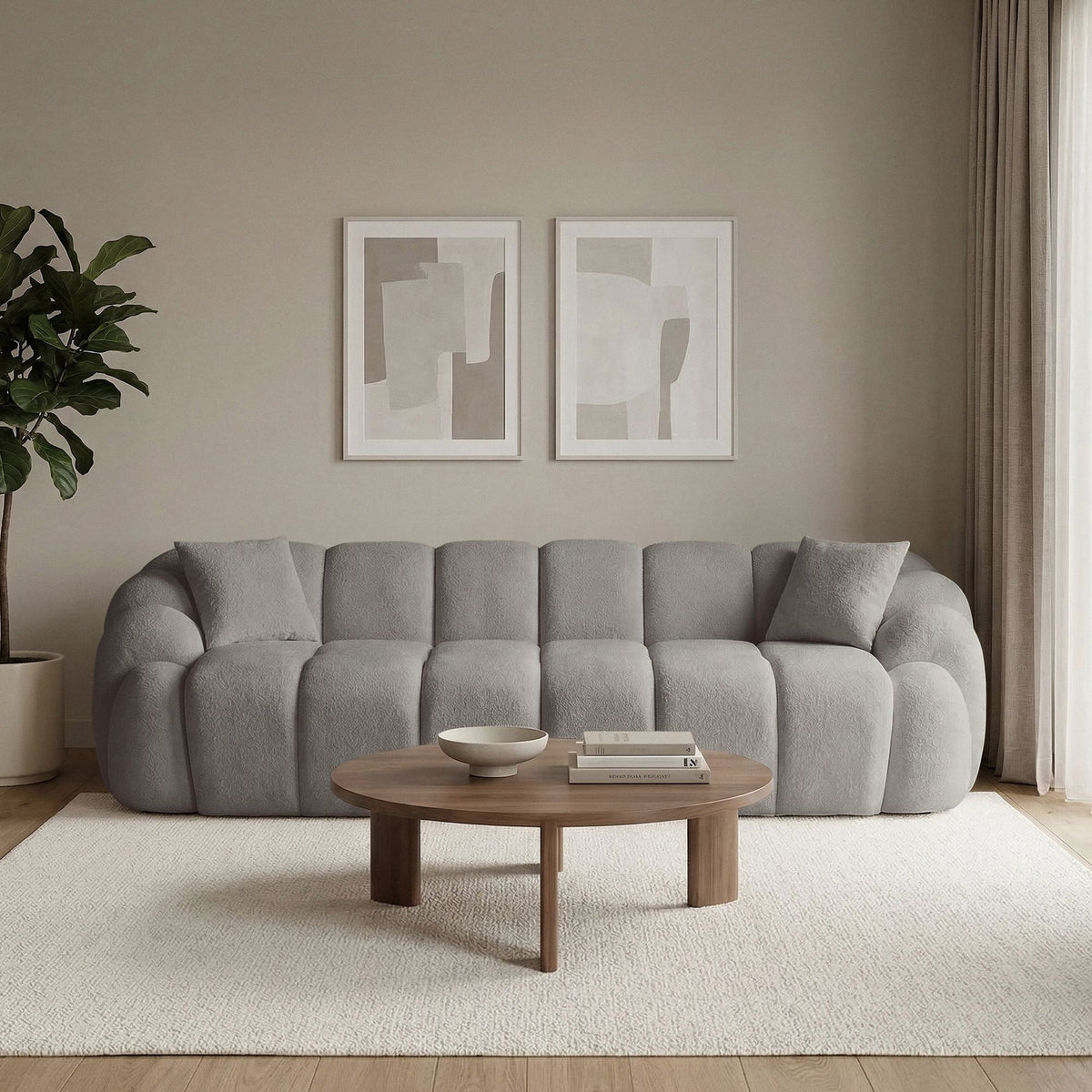 Graues 4-Sitzer Sofa Octavio von Hanah Home mit Polyester-Bezug, Holzgestell und abnehmbarem Rückenkissen, Ansicht von vorne.