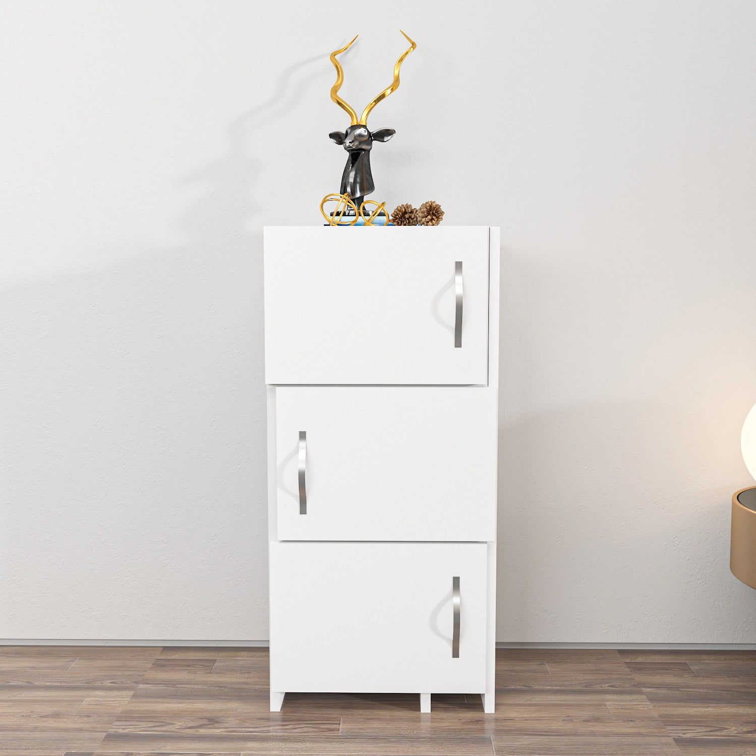 Entdecken Sie das stilvolle Anna Cabinet in Weiß von Hanah Home – die perfekte Lösung für elegante und praktische Aufbewahrung in jedem Raum.