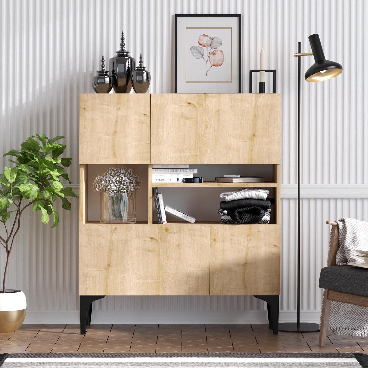 Entdecken Sie das Krista High-Sideboard in Saphir-Eiche von Hanah Home – ein stilvolles Möbelstück, das Eleganz und Funktionalität vereint.