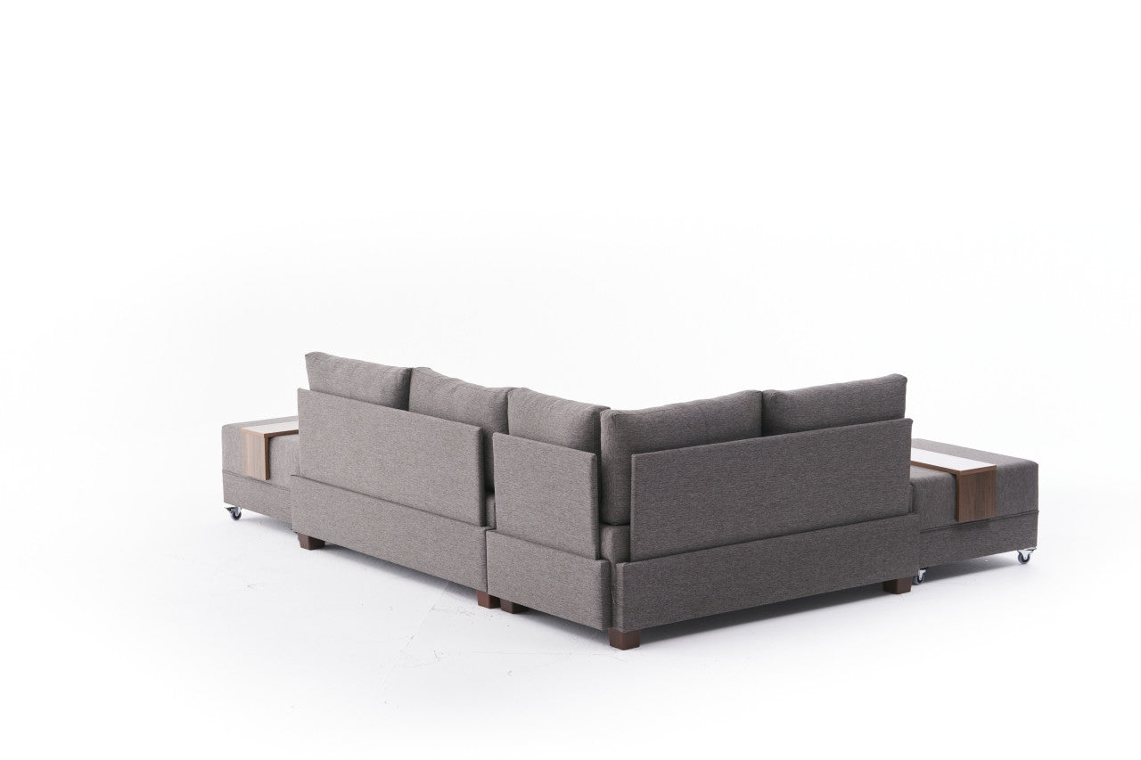 Verleihen Sie Ihrem Wohnraum mit dem Fly Corner Sofa Bed Left in edlem Braun von Atelier Del Sofa einen Hauch von Luxus und Funktionalität!