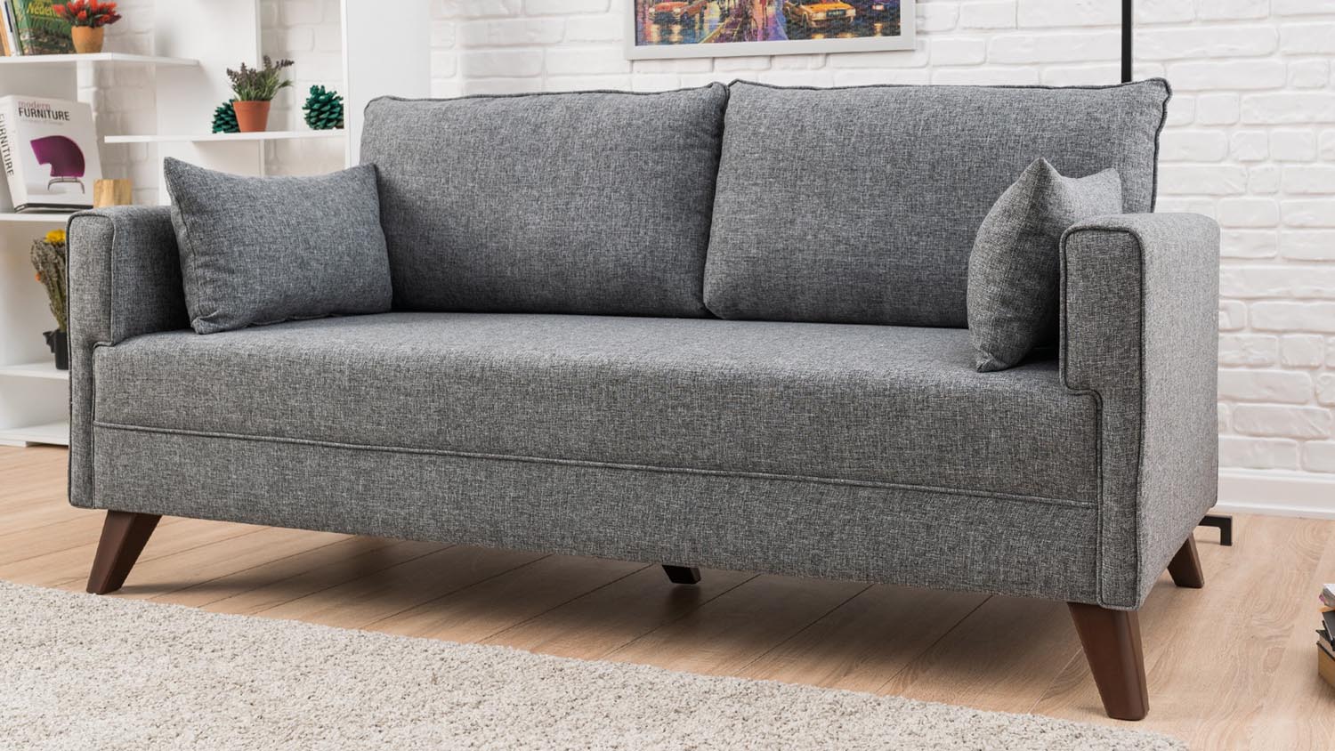 Genießen Sie das stilvolle Bella 2-Sitzer Sofa in Grau von Atelier Del Sofa. Es vereint Komfort, Eleganz und einfache Pflege für Ihr Zuhause.