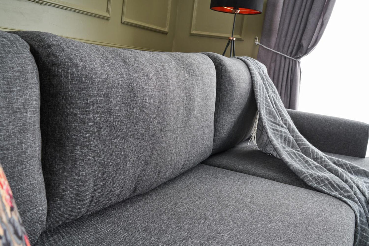 Efsun Bettsofa - Anthrazit in Anthrazit präsentiert im Onlineshop von KAQTU Design AG. Bettsofa rechts ist von Atelier Del Sofa