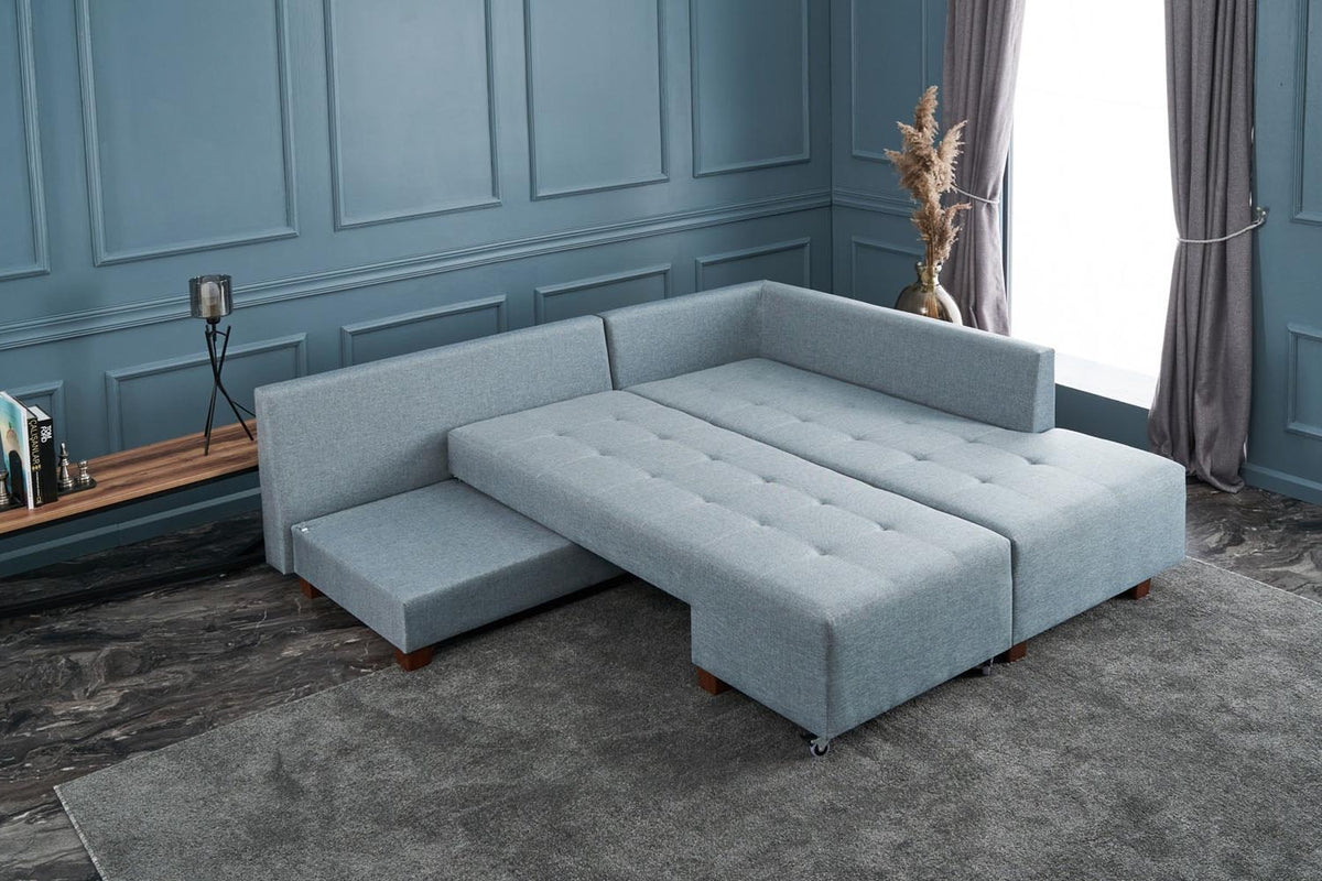 Manama Corner Sofa Bed Right Bettsofa - Helles Blau in Helles Blau präsentiert im Onlineshop von KAQTU Design AG. Bettsofa rechts ist von Atelier Del Sofa