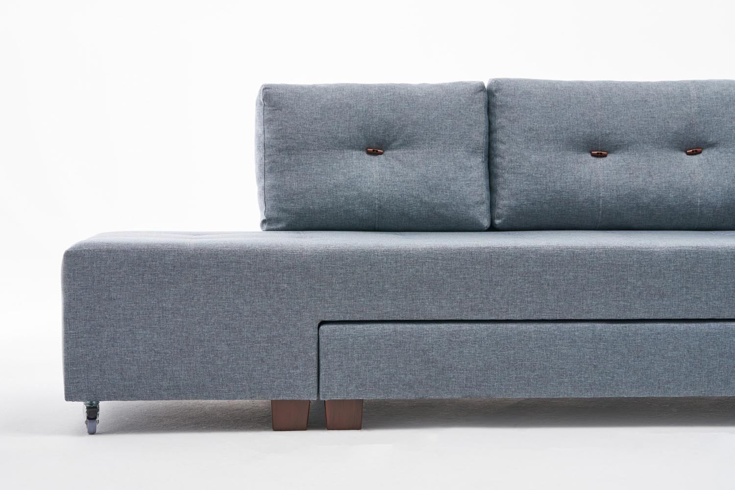 Entdecken Sie das stilvolle Manama Ecksofa-Bett in hellem Blau von Atelier Del Sofa – ideal für Komfort und Eleganz in jedem Raum!