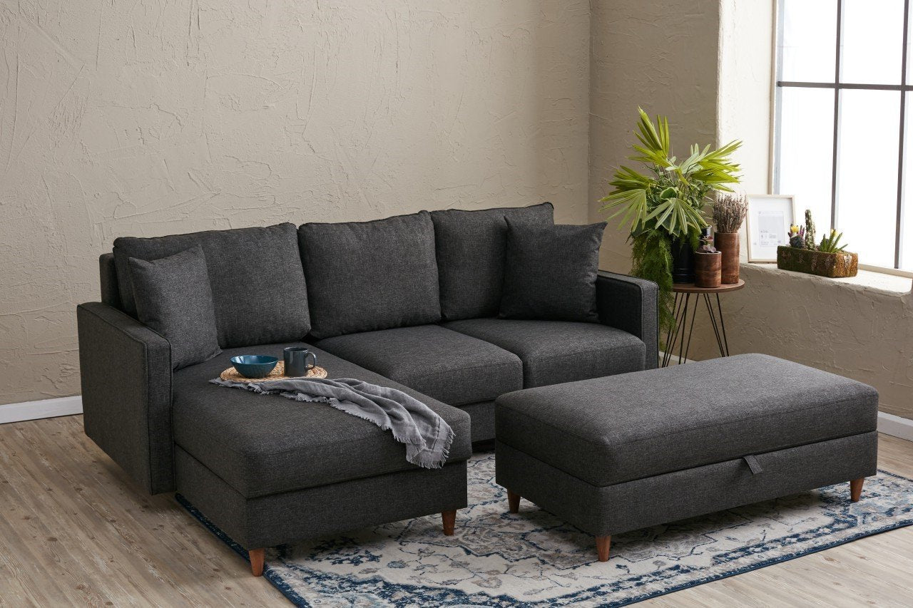 Gestalten Sie Ihr Zuhause mit dem eleganten Eva Left Ecksofa in Anthrazit. Ideal für stilvolle Entspannung und modernes Design.