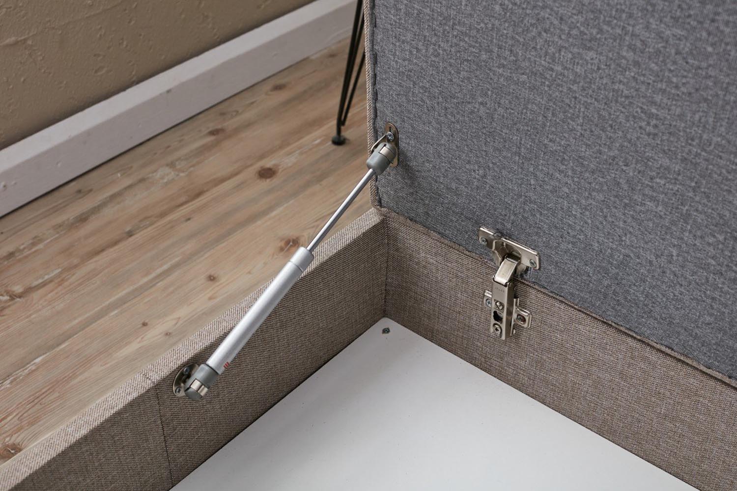 Verleihen Sie Ihrem Wohnraum mit dem modernen Eva Left Ecksofa in Anthrazit einen Hauch von Eleganz und Komfort – perfekt für entspannte Stunden.