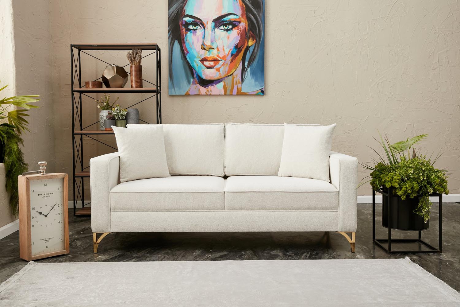 Entdecken Sie das elegante 2er Sofa "Berlin" in Creme und Gold von Atelier Del Sofa. Ein stilvolles Möbelstück für höchsten Komfort und zeitlose Eleganz.