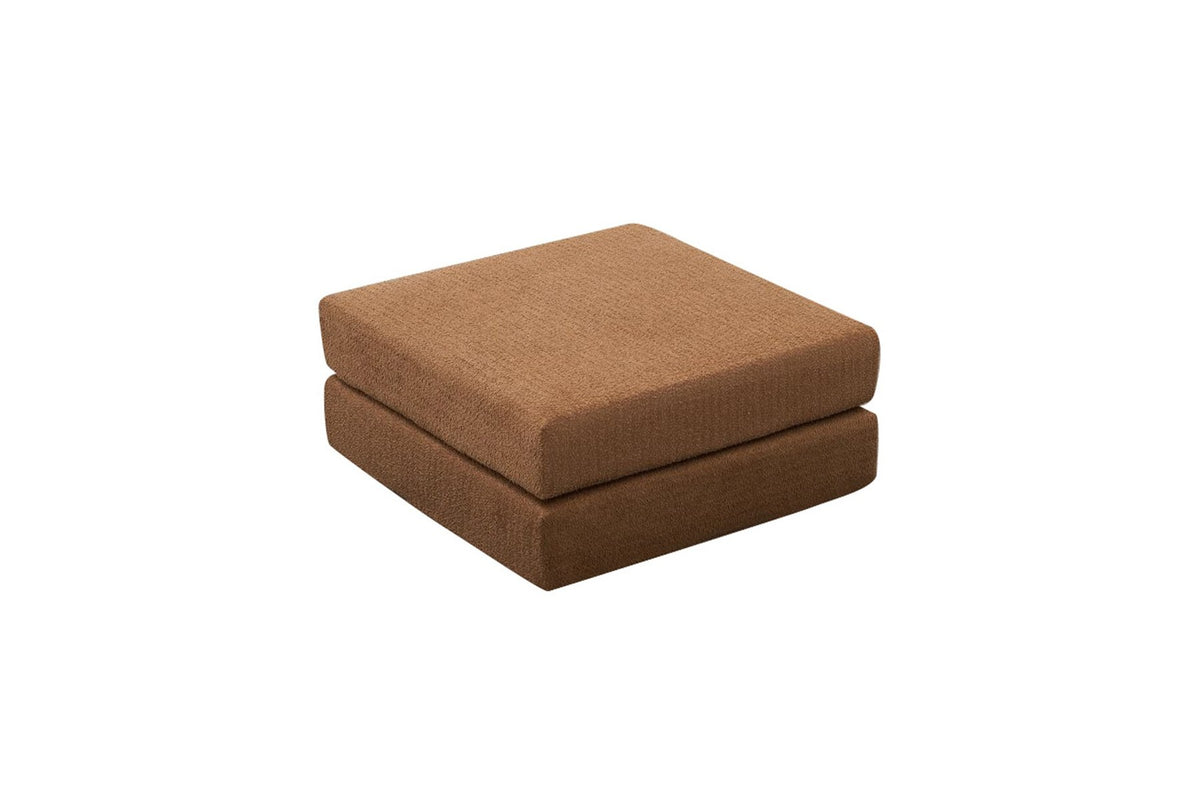 Comfort Pouf von Atelier Del Sofa in Braun, quadratische Form mit Chenille-Bezug, Masse 95 x 95 x 43 cm, ohne Kissen abgebildet.