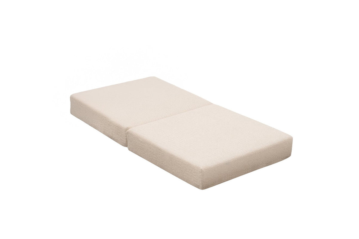 Quadratischer Pouf in Creme mit Chenille-Bezug von Atelier Del Sofa, Masse 95x95x43 cm, weiche Polsterung und schlichte Form ohne Kissen.