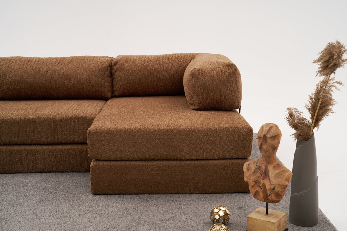 Comfort Ecksofa in Braun mit Chenille-Bezug, Eckform, erkennbare Polsterung und Sitzfläche, Produktfoto von Atelier Del Sofa.