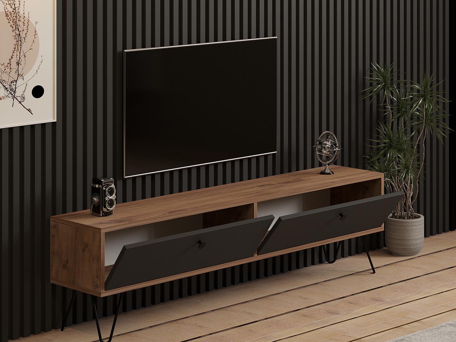 Entdecken Sie das elegante Side TV-Möbel in Atlantischer Kiefer Schwarz von Hanah Home. Ideal für stilvolle Wohnräume mit praktischem Stauraum.
