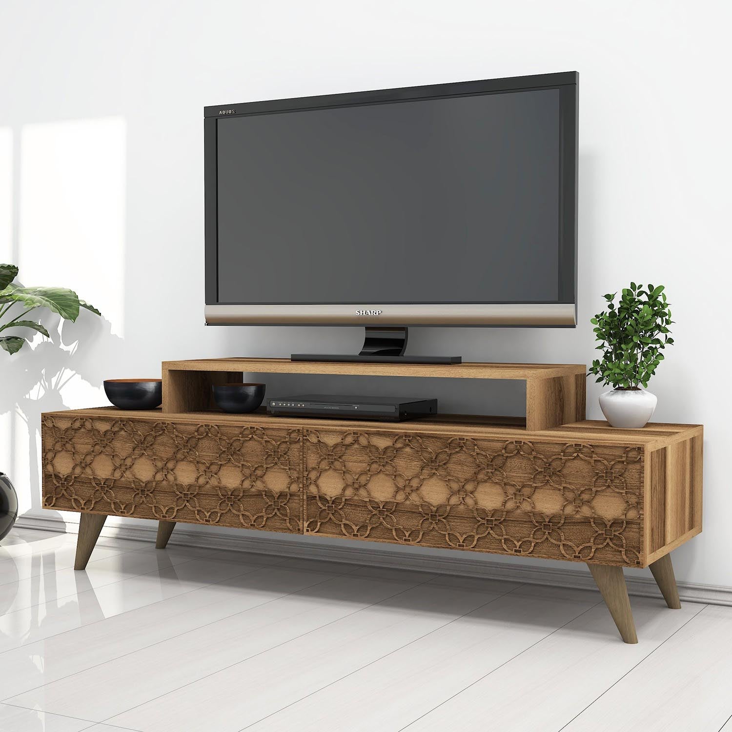 Entdecken Sie das elegante City Sideboard in Walnuss von Hanah Home. Stilvolles Design, robustes Material und viel Stauraum für Ihr Zuhause.