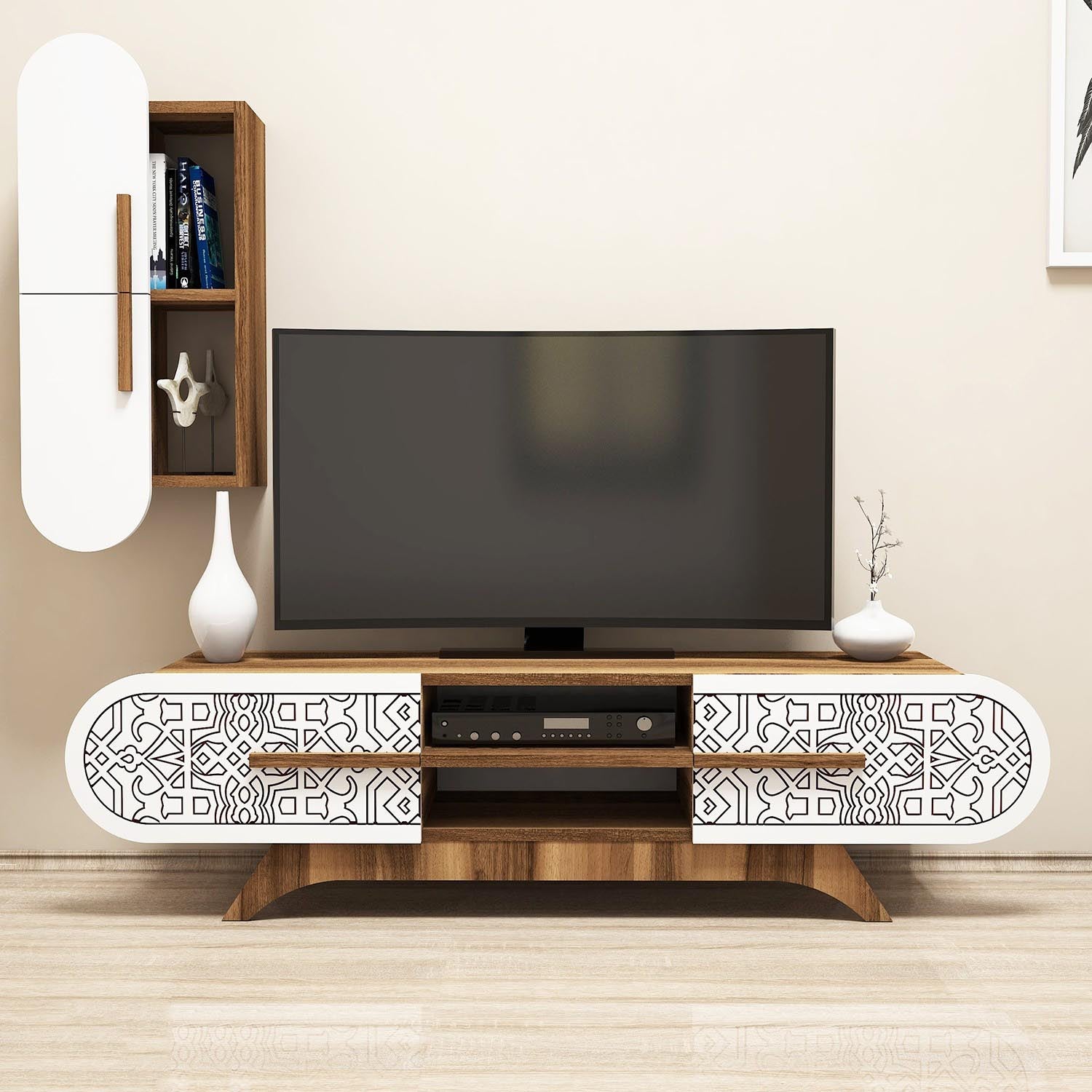 Verleihen Sie Ihrem Wohnzimmer mit dem Defne TV-Möbel in Walnuss Weiss von Hanah Home einen Hauch von Eleganz und modernem Stil.