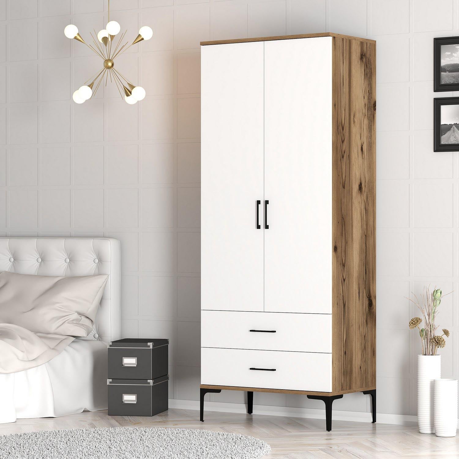 Verleihen Sie Ihrem Schlafzimmer mit der Kumsal T Garderobe von Hanah Home einen Hauch von Eleganz. Robuste Bauweise in Walnuss und Weiß für perfekten Stauraum.