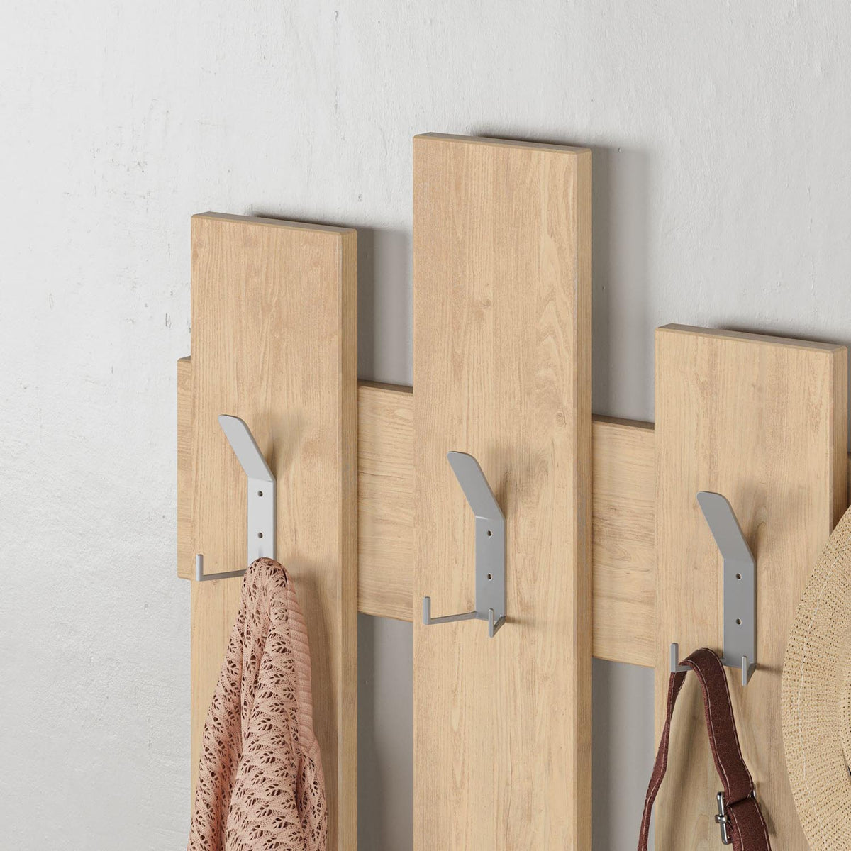 Wave Kleiderhaken - Eiche in Eiche präsentiert im Onlineshop von KAQTU Design AG. Kleiderhaken ist von Hanah Home