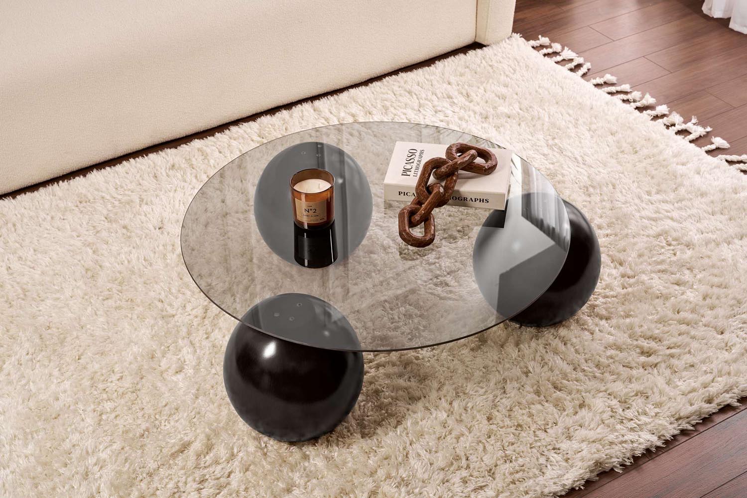 Entdecken Sie den Miro Sofatisch in elegantem Schwarz und Grau von Nordure – ein moderner, vielseitiger Tisch aus langlebigem Glas, ideal für jeden Raum.