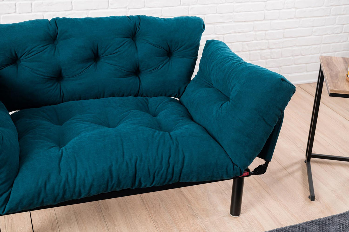 Nitta Bettsofa - Petrol Blau in Petrol Blau präsentiert im Onlineshop von KAQTU Design AG. Bettsofa ist von Atelier Del Sofa