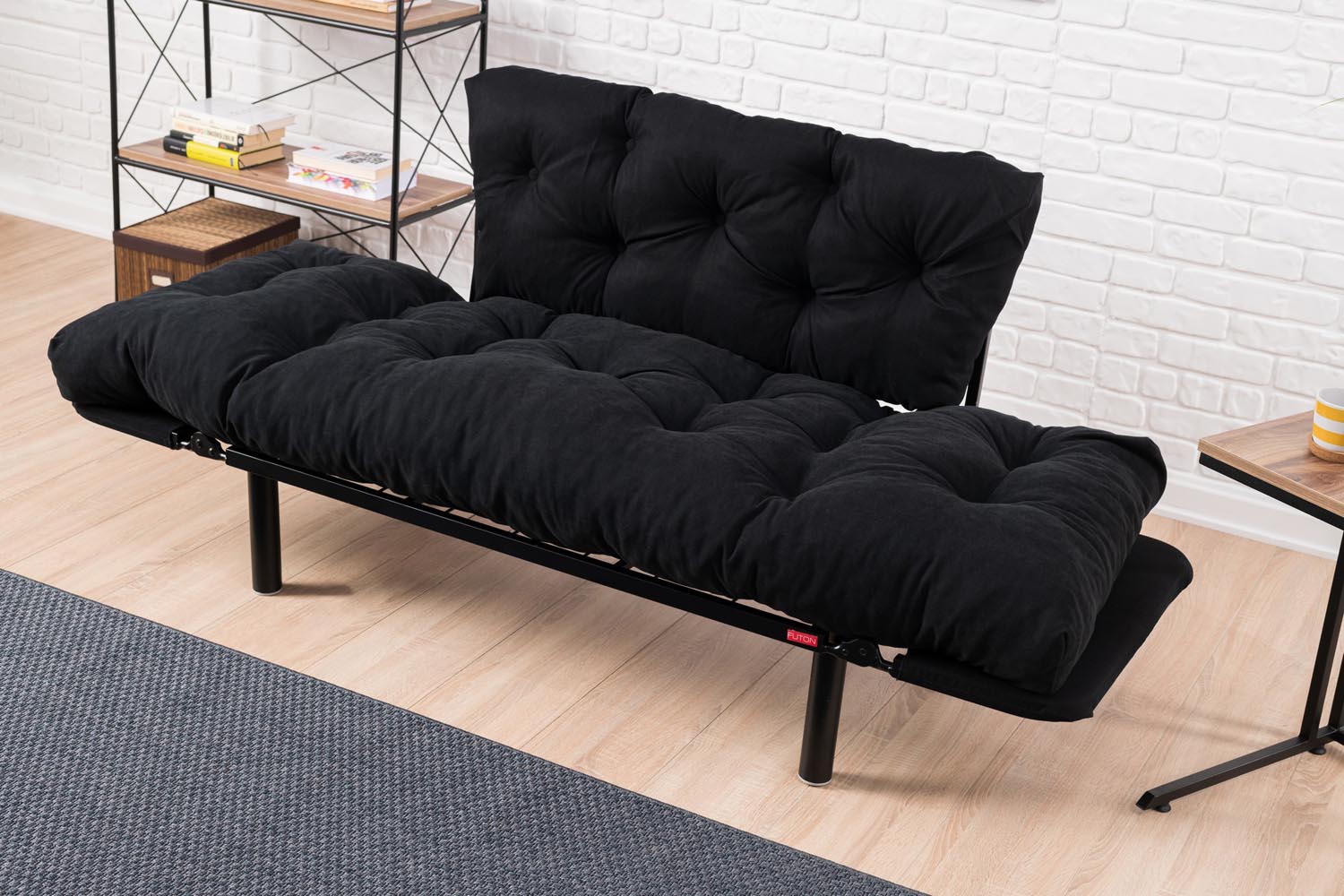 Entdecken Sie das Nitta Bettsofa in edlem Schwarz von Atelier Del Sofa – die perfekte Kombination aus modernem Design, Komfort und Funktionalität für Ihr Zuhause.