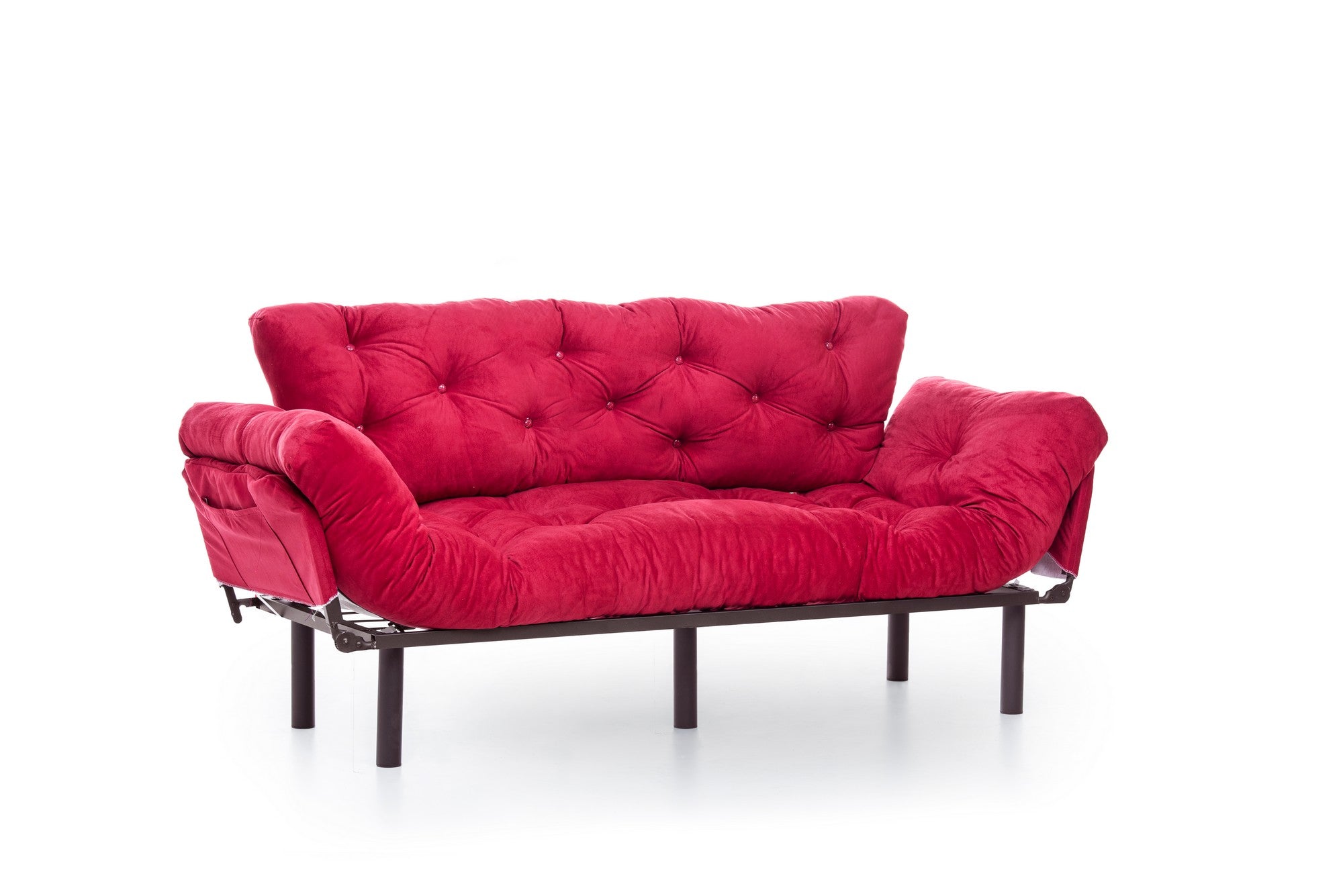 Entdecken Sie das Nitta Triple Bettsofa in Maroon von Atelier Del Sofa – ein stilvolles 3-Sitzer Sofa, das Funktionalität und zeitgenössische Eleganz vereint.