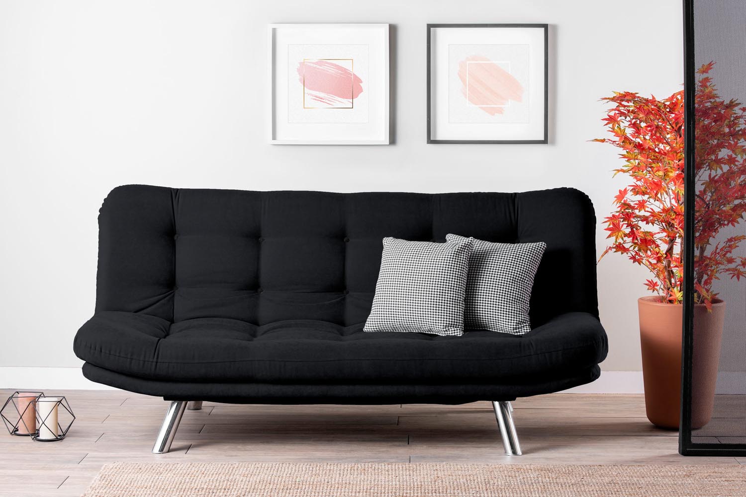 Entdecken Sie das Misa Sofabed in elegantem Schwarz von Atelier Del Sofa – ein stilvolles 3-Sitzer Schlafsofa, das Komfort und Funktionalität vereint.