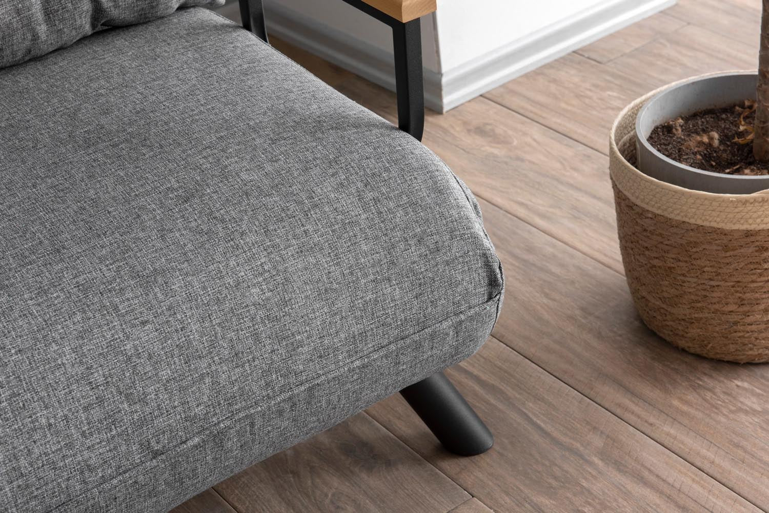 Entdecken Sie das Sando Single Bettsofa in elegantem Hellgrau von Atelier Del Sofa – ideal für Komfort und Stil in kleinen Räumen.