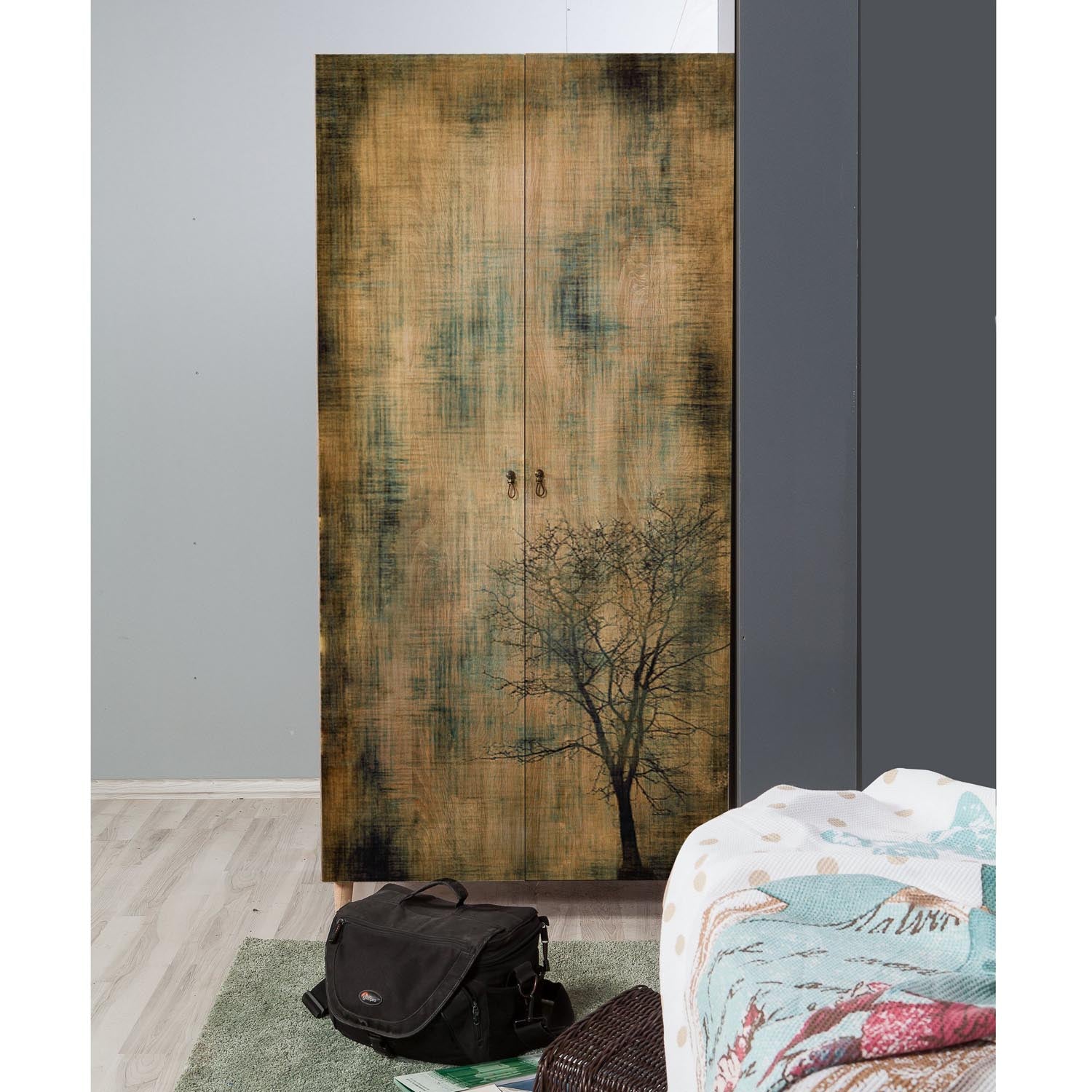 Entdecken Sie die stilvolle Herbstgarderobe in Sonoma Eiche von Hanah Home. Elegantes Design und praktischer Stauraum für Ihr Zuhause.