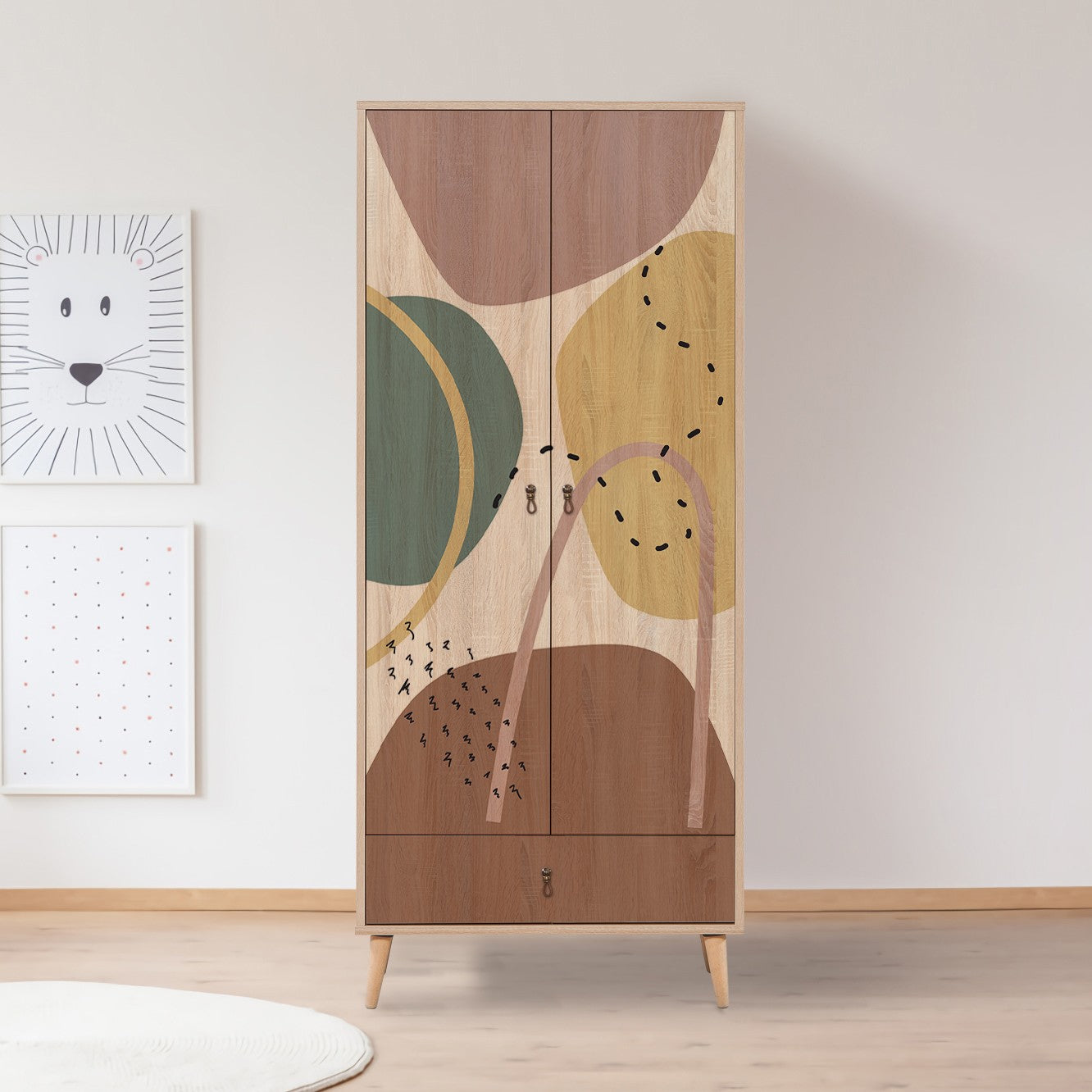 Entdecken Sie die City Gardrop Form von Hanah Home – eine stilvolle, mehrfarbige Garderobe, die Funktionalität und kreatives Design vereint.