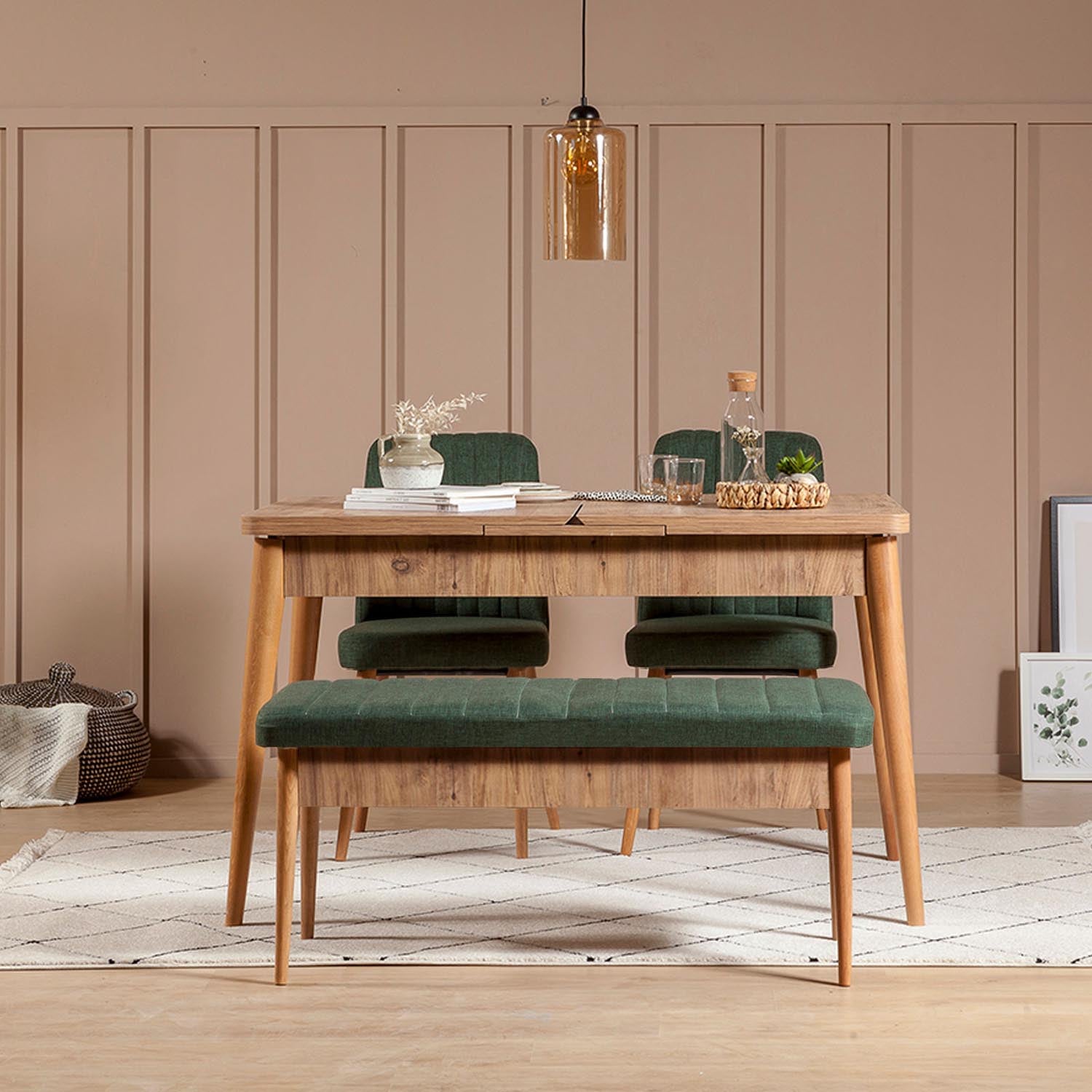 Entdecken Sie den Vina 1070 Esstisch in Atlantischer Kiefer Grün von Hanah Home – stilvoll, ausziehbar und perfekt für gesellige Abende.