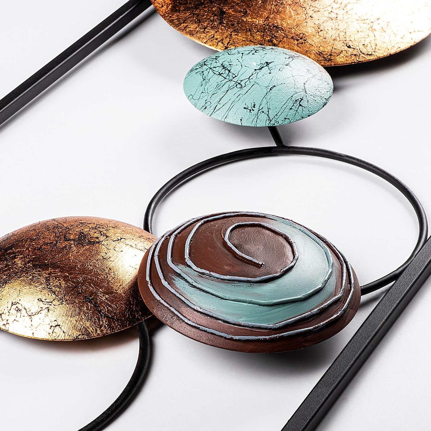 Verleihen Sie Ihrem Zuhause mit der mehrfarbigen Textured Wanddeko von Wallity einen eleganten Akzent. Handgefertigte Kunst für jeden Raum!